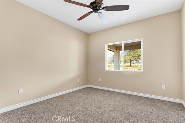 Detail Gallery Image 14 of 15 For 15523 Laguna Seca Dr, Apple Valley,  CA 92307 - 4 Beds | 2 Baths