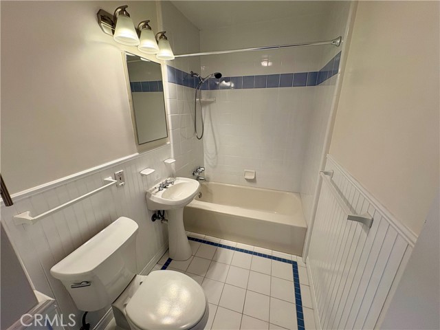 Downstairs full bathroom