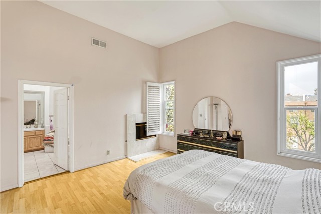 Detail Gallery Image 29 of 49 For 18730 Hatteras St #44,  Tarzana,  CA 91356 - 3 Beds | 3 Baths