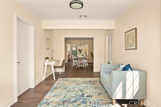 433 N Osage Avenue, Inglewood CA: https://media.crmls.org/medias/9ccea8b2-0239-4c6d-b869-ba8a22bc5bcd.jpg