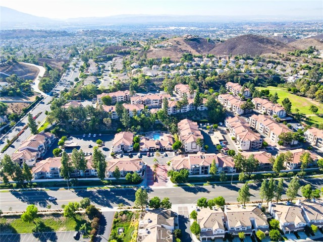 Detail Gallery Image 6 of 36 For 1035 La Terraza Cir #101,  Corona,  CA 92879 - 2 Beds | 2 Baths