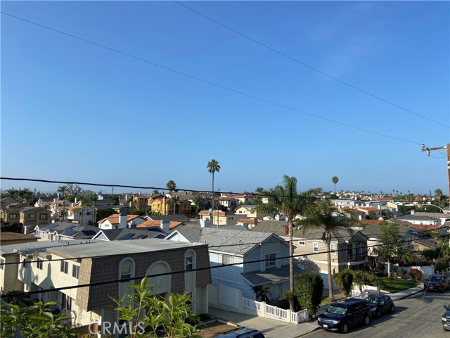 2009 Huntington Lane, Redondo Beach, California 90278, 4 Bedrooms Bedrooms, ,2 BathroomsBathrooms,Residential,Sold,Huntington,PW22200678