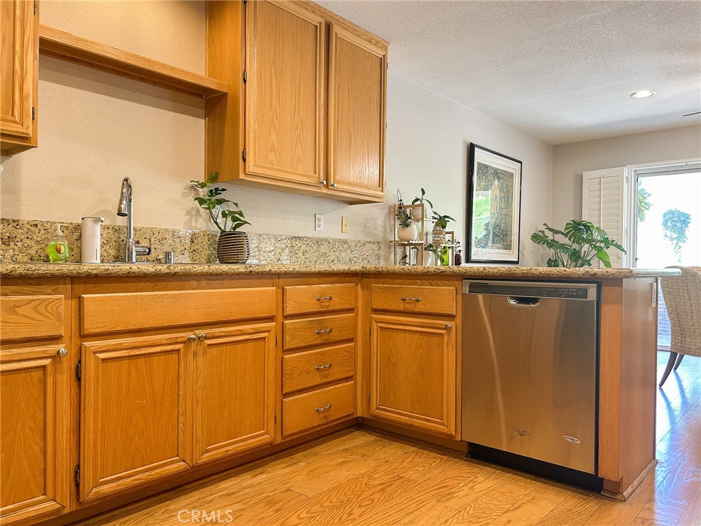 412 Dakota - photo 16