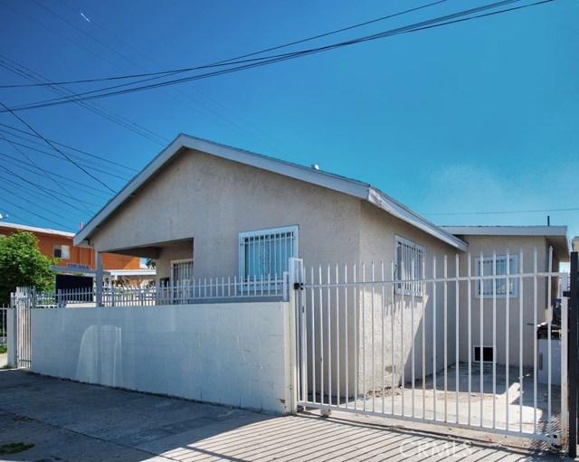 2218 Naomi Avenue, Los Angeles, California 90011, ,Residential Income,For Sale,Naomi,DW19249374
