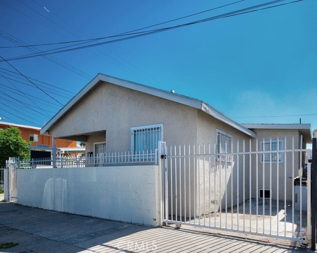 2218 Naomi Avenue, Los Angeles, California 90011, ,Residential Income,For Sale,Naomi,DW19249374