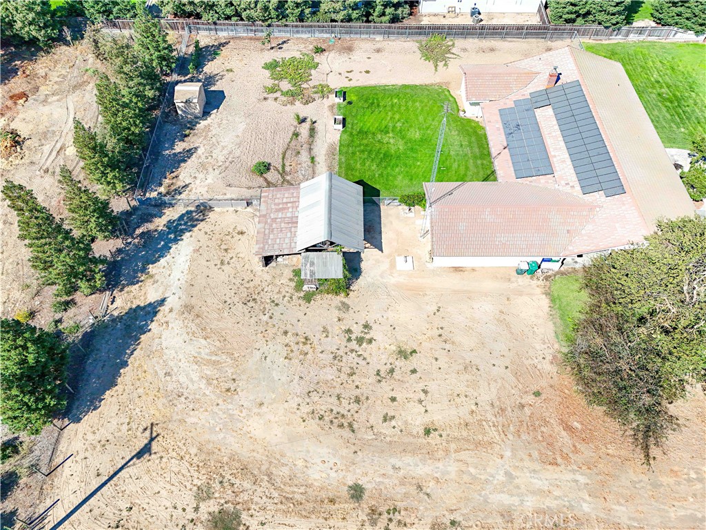 https://media.crmls.org/medias/9cd541eb-ac8e-49bb-b2e4-cdf8b11a9bd7.jpg?preset=X-Large