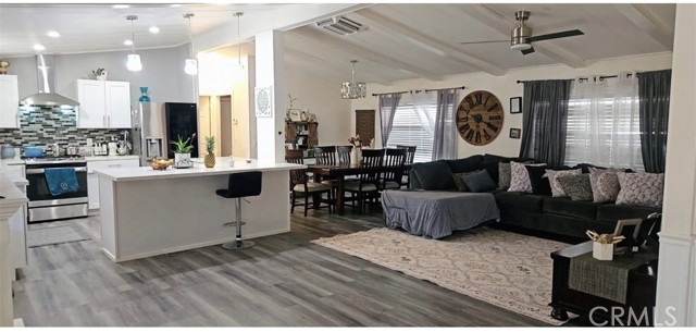 20683 Waalew Road, Apple Valley CA: https://media.crmls.org/medias/9cd5d19d-7b35-4c62-a212-708a0069d071.jpg
