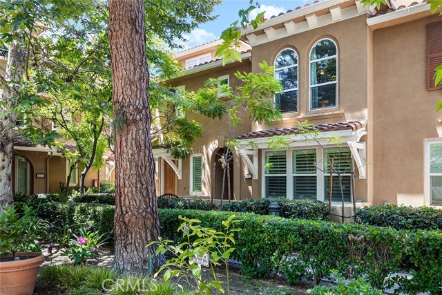 453 N Altadena Drive, Pasadena CA: https://media.crmls.org/medias/9cd68b24-5a8c-46a9-a303-dcdac49b1f82.jpg