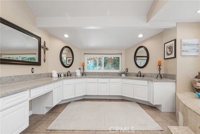 8 Rancho Laguna Dr., Pomona CA: https://media.crmls.org/medias/9cd70ee0-8a48-400a-bf1f-f623cf91ed72.jpg