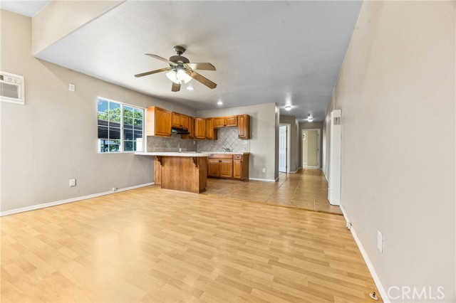5304 Carmelita Avenue, Maywood CA: https://media.crmls.org/medias/9cd83d5b-ac85-4806-ab07-39ab51bfa431.jpg