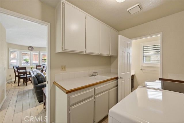 Detail Gallery Image 21 of 37 For 13632 Kings Canyon Ct, Fontana,  CA 92336 - 4 Beds | 2/1 Baths
