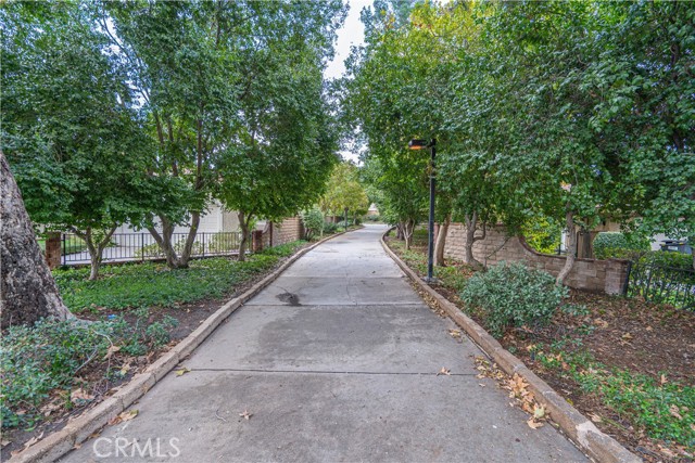 Detail Gallery Image 3 of 22 For 23732 via Tomas, Valencia,  CA 91355 - 3 Beds | 3 Baths