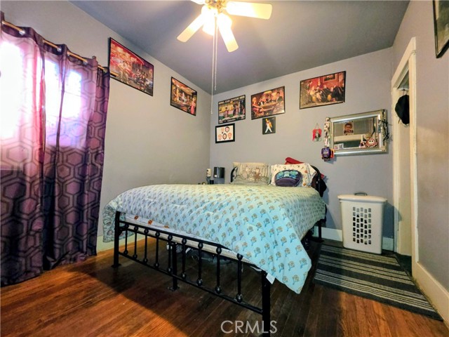 5323 Latham, Los Angeles CA: https://media.crmls.org/medias/9cd8d2c4-8498-42d0-aee5-707f4139ee28.jpg