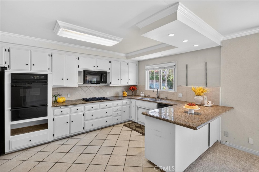 https://media.crmls.org/medias/9cd9995b-f422-48fc-9136-b438ded409a4.jpg?preset=X-Large