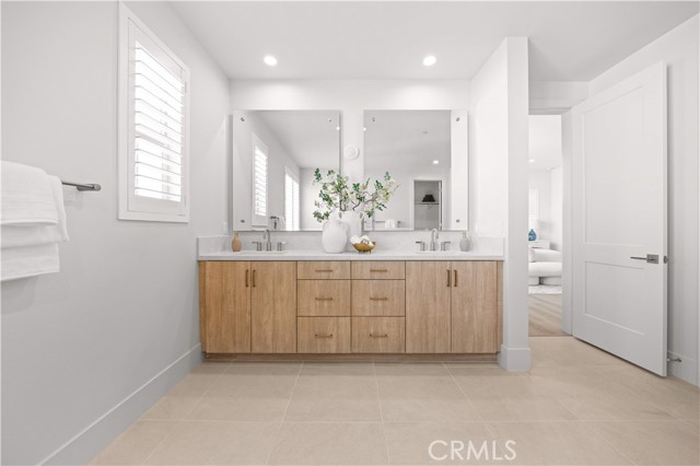 Detail Gallery Image 27 of 46 For 112 Oakstone, Irvine,  CA 92618 - 4 Beds | 3 Baths