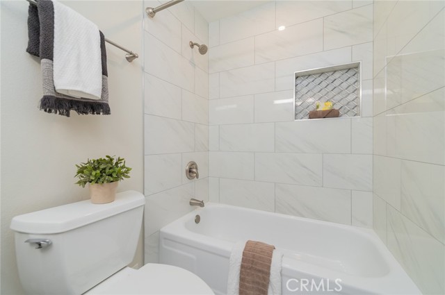 Detail Gallery Image 5 of 30 For 14 Gumwood, Irvine,  CA 92612 - 2 Beds | 2 Baths