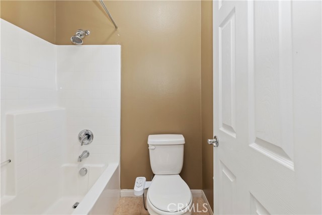 16183 Village Meadow Drive, Riverside CA: https://media.crmls.org/medias/9cdb275c-1f94-46b7-8add-7e5fd9ef7d32.jpg