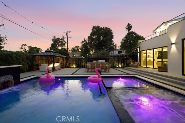 22518 Burbank photo 52