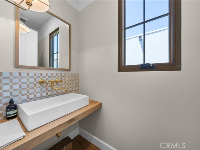 Detail Gallery Image 22 of 61 For 505 Bayview Dr, Manhattan Beach,  CA 90266 - 3 Beds | 3/1 Baths
