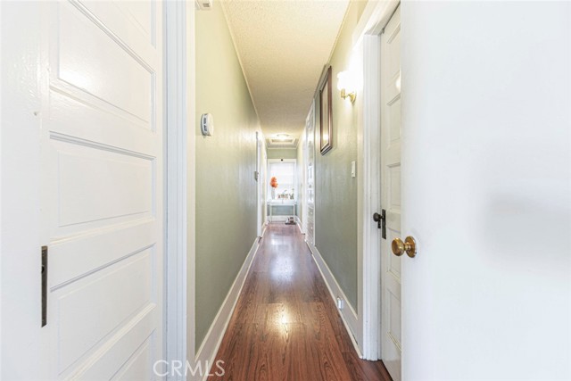 325 S Los Robles Avenue, Pasadena CA: https://media.crmls.org/medias/9cdc9b65-60ba-445a-9b99-71f69284c945.jpg