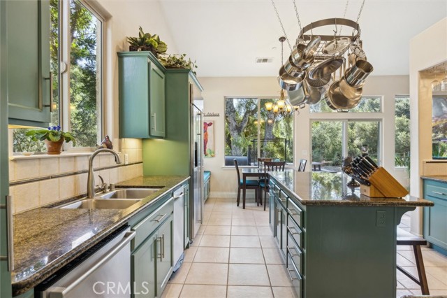 12675 Cabazon, Atascadero CA: https://media.crmls.org/medias/9cde2163-4cca-487a-8fc1-db802f0fc9ca.jpg