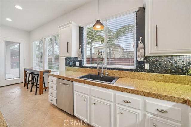 Detail Gallery Image 12 of 35 For 36109 Eagle Ln, Beaumont,  CA 92223 - 3 Beds | 2/1 Baths