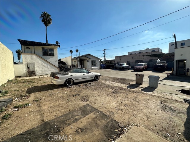 8860 S Vermont Avenue, Los Angeles CA: https://media.crmls.org/medias/9cdfd115-1c2b-4962-b492-3c3ed8370c44.jpg