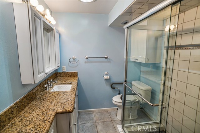 Detail Gallery Image 8 of 31 For 26741 Whispering Leaves Dr #B,  Newhall,  CA 91321 - 2 Beds | 2 Baths