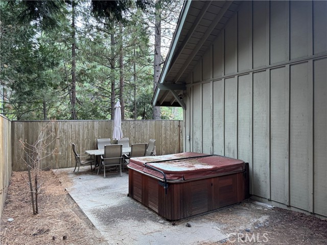 Detail Gallery Image 11 of 13 For 180 Grass Valley #37,  Lake Arrowhead,  CA 92352 - 2 Beds | 2 Baths