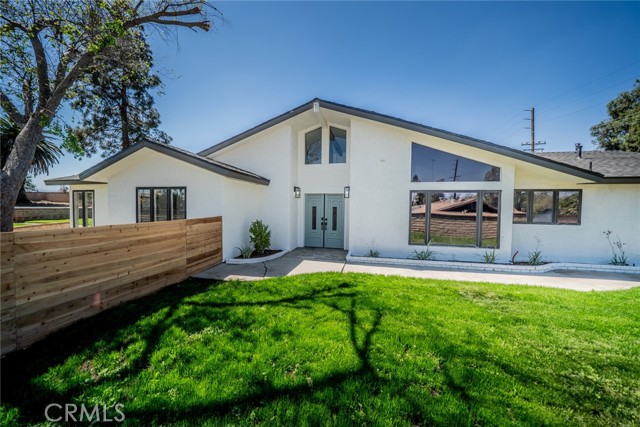 Detail Gallery Image 2 of 46 For 10524 58th St, Jurupa Valley,  CA 91752 - 5 Beds | 3/1 Baths