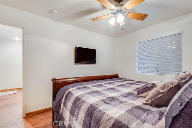 513 W Victoria Court, Lake Arrowhead CA: https://media.crmls.org/medias/9ce3cff3-4066-4090-ad1b-3f0c4c371f7f.jpg
