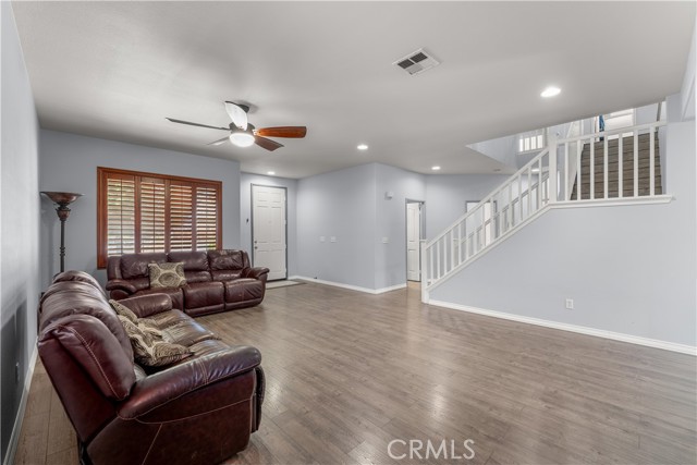 13503 Copper Street, Victorville CA: https://media.crmls.org/medias/9ce4129f-615c-429c-8902-49d519682557.jpg