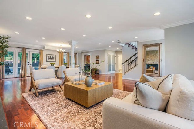 Detail Gallery Image 5 of 30 For 3325 Alginet, Encino,  CA 91436 - 6 Beds | 4/1 Baths