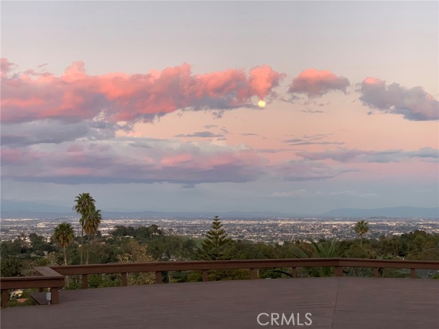 5001 Range Horse Lane, Rolling Hills Estates, California 90274, 3 Bedrooms Bedrooms, ,4 BathroomsBathrooms,Residential,Sold,Range Horse,SB22038227