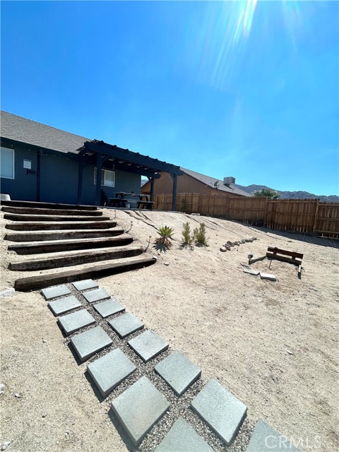74442 Twilight Drive, 29 Palms CA: https://media.crmls.org/medias/9ce52297-9168-4d38-b524-d0f96316a609.jpg