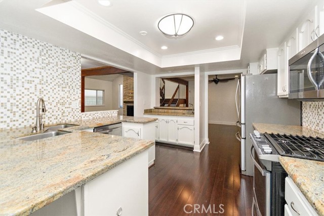 Detail Gallery Image 7 of 26 For 1908 Speyer, Redondo Beach,  CA 90278 - 3 Beds | 2/1 Baths