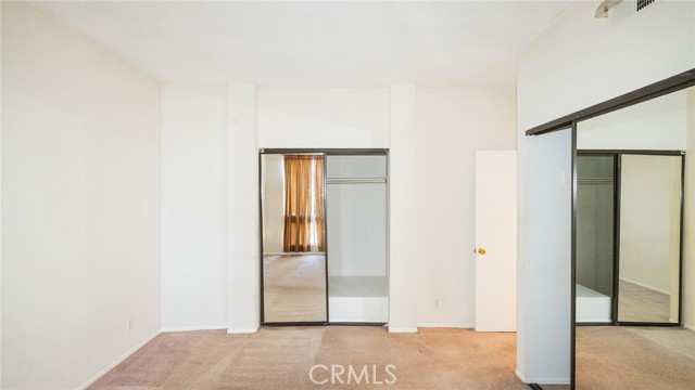 Detail Gallery Image 13 of 29 For 7311 Kester Ave #11,  Van Nuys,  CA 91405 - 2 Beds | 2/1 Baths