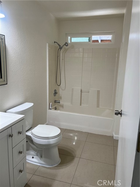 402 La Mesa Street, Merced CA: https://media.crmls.org/medias/9ce63cdb-e9bd-4baf-b06d-3db4610a67fe.jpg