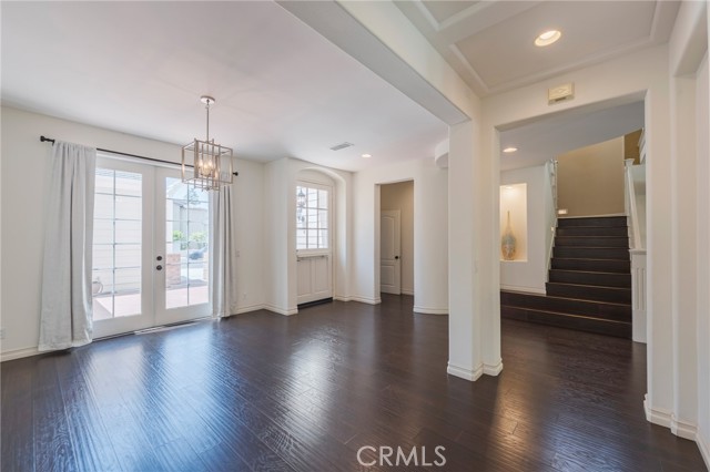 6535 Park Royal Circle, Huntington Beach CA: https://media.crmls.org/medias/9ce6e4a5-3f74-419e-8038-6b1fe5e8a3d5.jpg