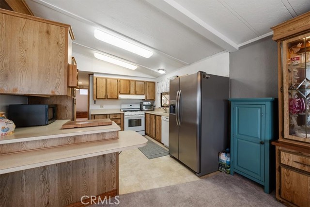 519 W Taylor Street, Santa Maria CA: https://media.crmls.org/medias/9ce71d73-f2dc-47e0-8e4e-b70e3391484a.jpg