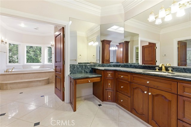 Detail Gallery Image 23 of 44 For 28080 Laura Ct, Los Altos Hills,  CA 94022 - 5 Beds | 7 Baths