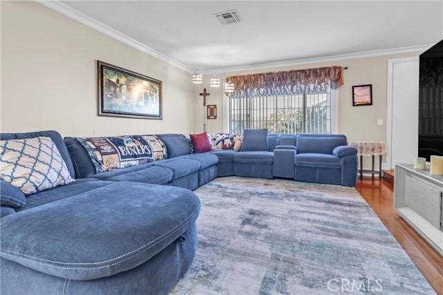 Detail Gallery Image 15 of 42 For 1010 W Yorktown Ave, Montebello,  CA 90640 - 4 Beds | 3 Baths