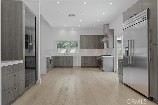 Image 10 of 39 For 23760 Oakfield Road