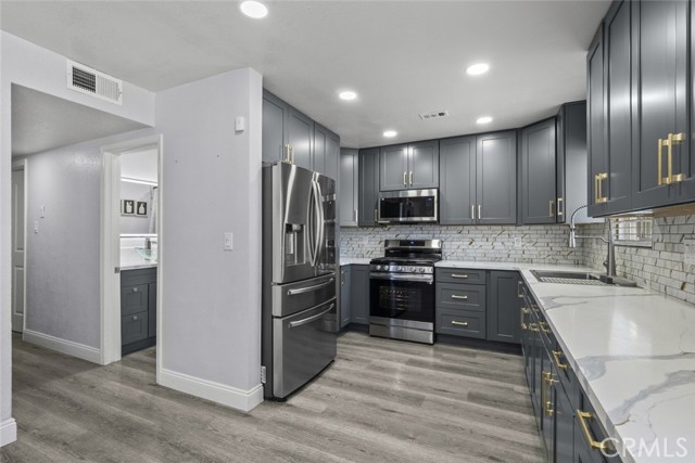 Detail Gallery Image 9 of 32 For 5122 W Avenue L, Lancaster,  CA 93536 - 3 Beds | 2 Baths