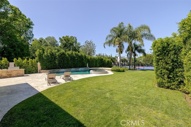 22953 Oxnard Street, Woodland Hills CA: https://media.crmls.org/medias/9ce823c0-3af2-4c70-bf0b-6e1d9b5a21df.jpg