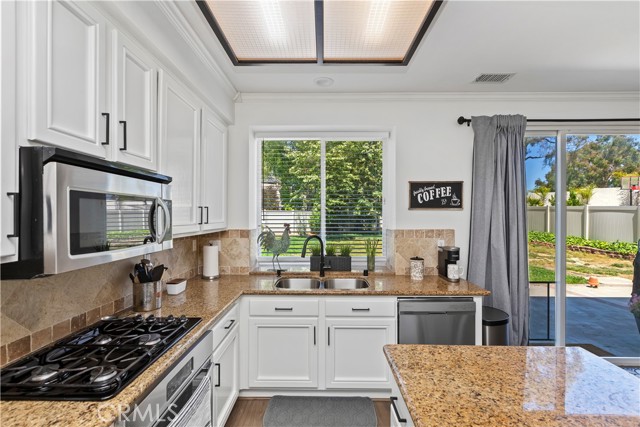Detail Gallery Image 16 of 42 For 42276 Camino Merano, Temecula,  CA 92592 - 5 Beds | 3 Baths
