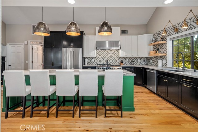 Detail Gallery Image 19 of 72 For 41432 Terrazzo Dr, Palmdale,  CA 93551 - 4 Beds | 3 Baths