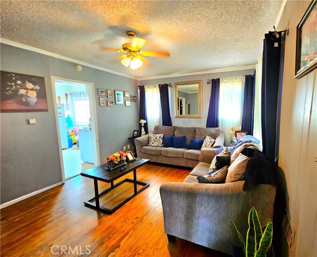 Detail Gallery Image 3 of 11 For 938 S Tajauta Ave, Compton,  CA 90220 - 2 Beds | 1 Baths