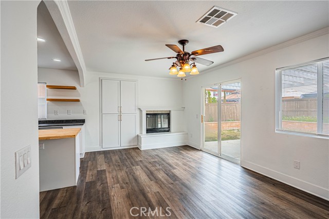 1650 Elmbridge Lane, Hemet CA: https://media.crmls.org/medias/9ce8bbe0-9899-44d1-96de-7334f532e56d.jpg