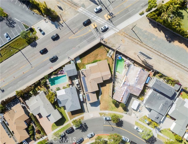 13303 Judah Avenue, Hawthorne CA: https://media.crmls.org/medias/9ce8c39e-ac18-49e8-ae19-ae0c9a358c89.jpg